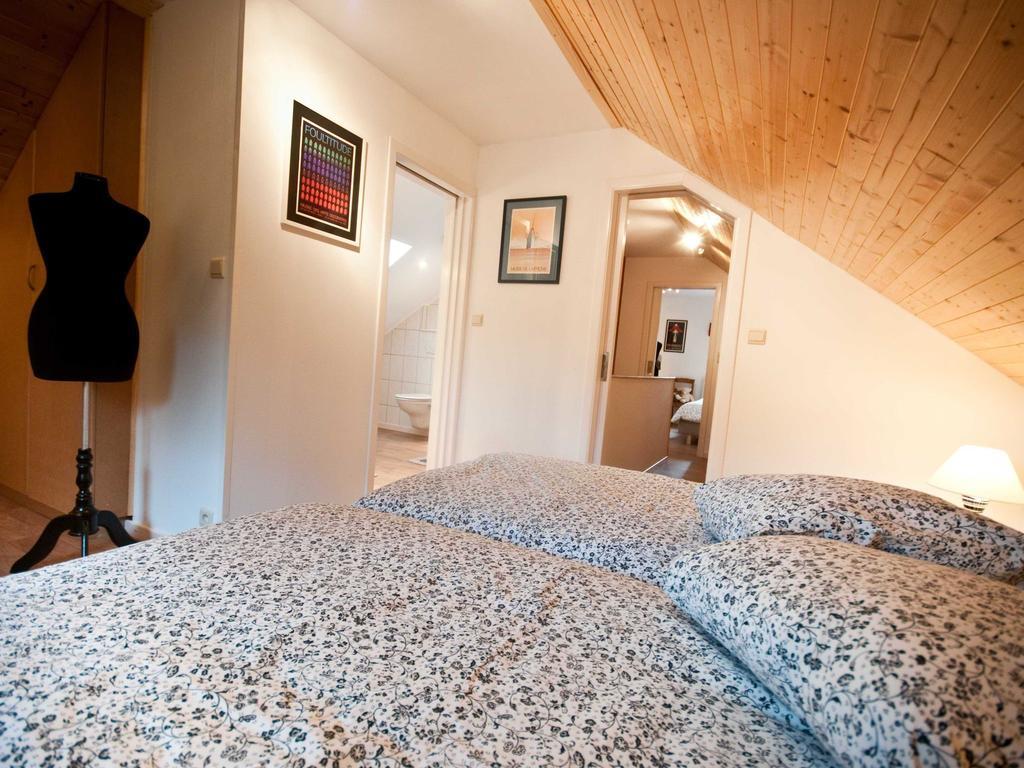 Modern Holiday Home In Stavelot With Fireplace Room photo