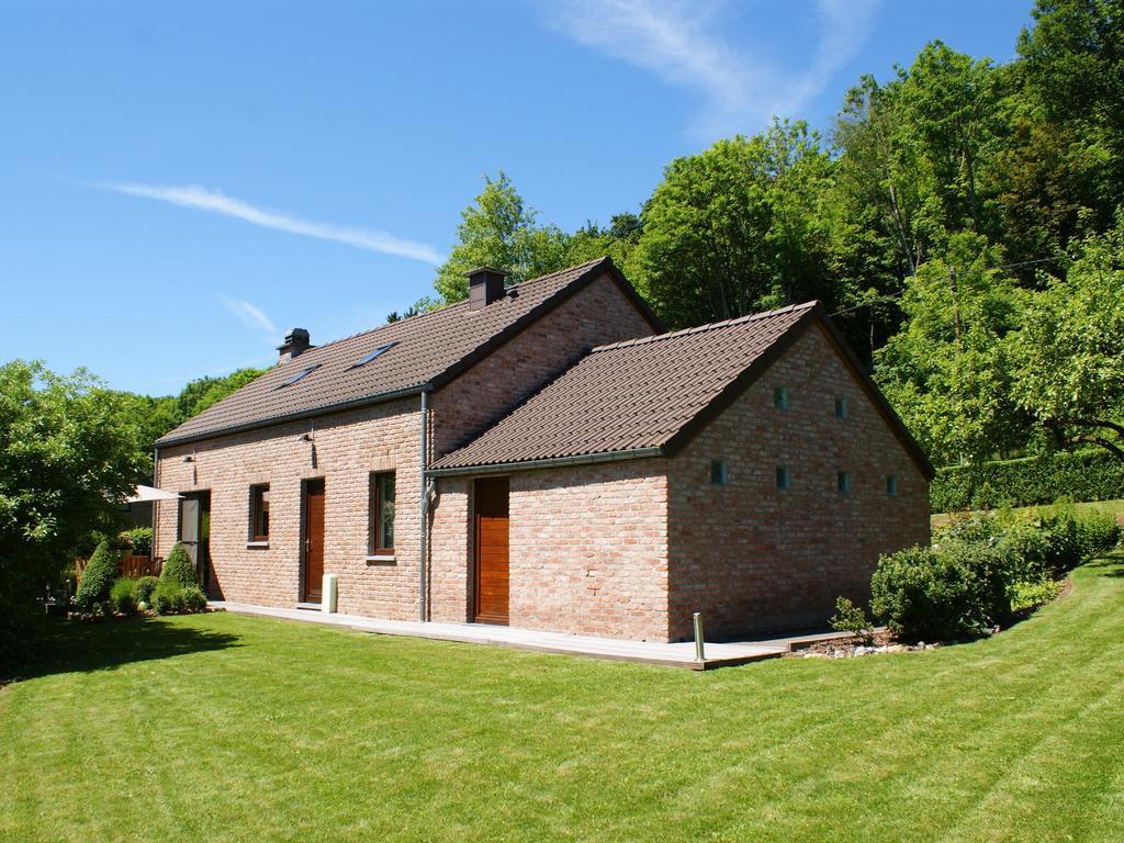 Modern Holiday Home In Stavelot With Fireplace Exterior photo